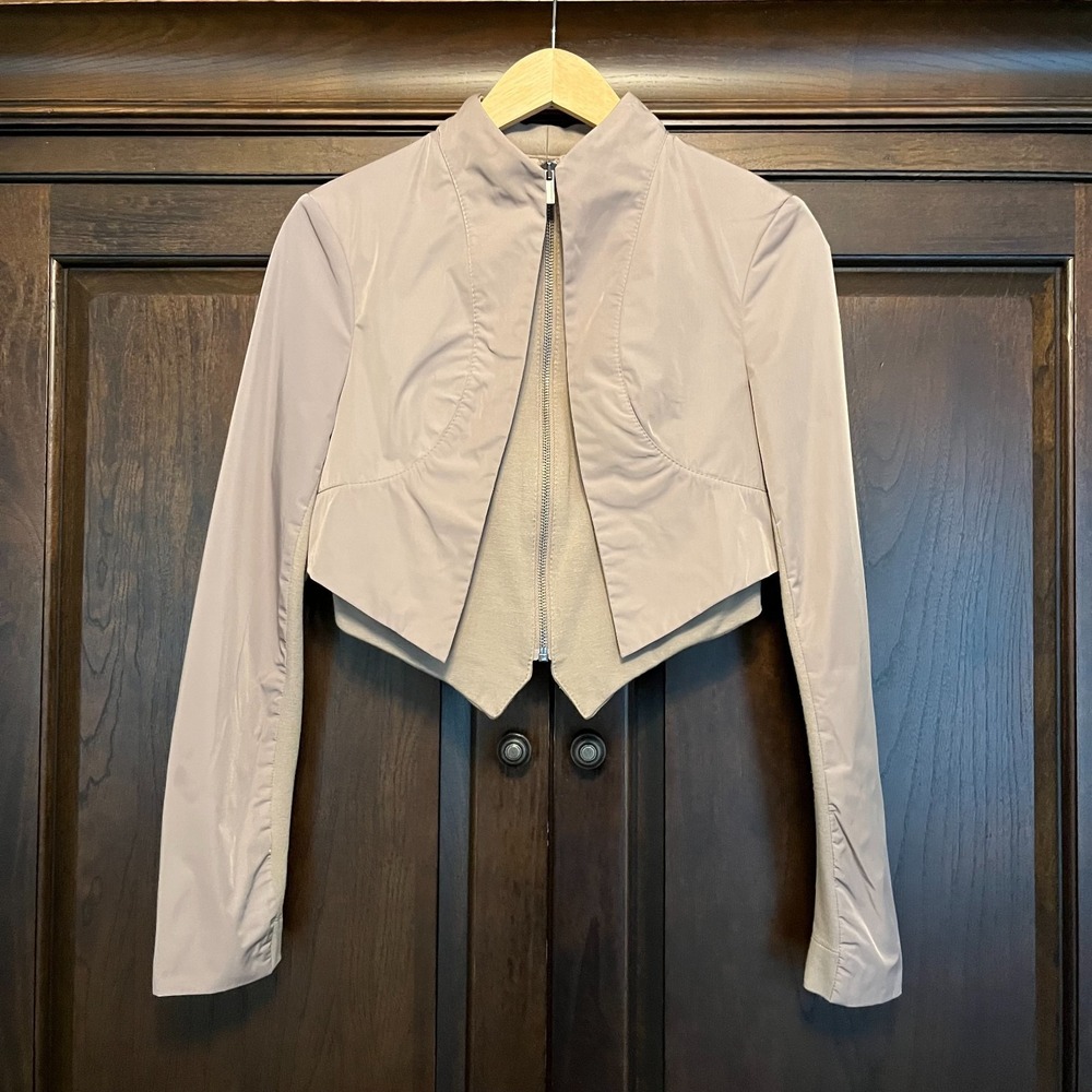 BCBG Max Azria Cropped Jacket Tuxedo Style Pockets Size XS Steampunk Indie Mob